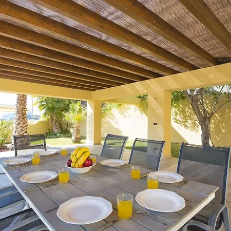 Mercedes - Plusholidays Villa *